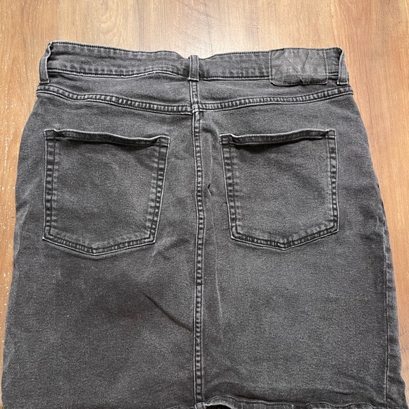 Adjusted black jeans skirt - Picture 3 of 5